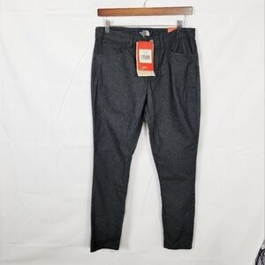 Women's size 6 NWT North Face pants